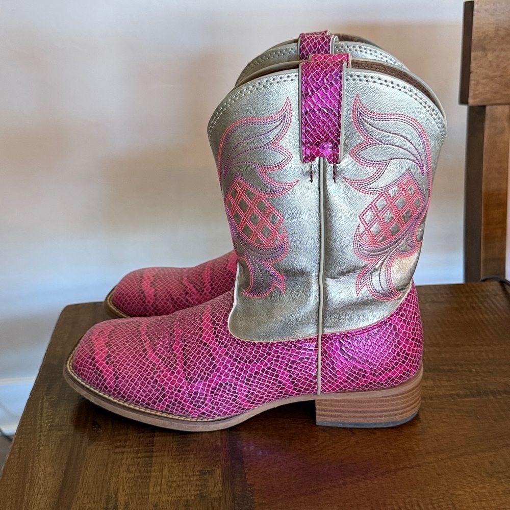 Justin Pink/silver metallic Snake Print boots